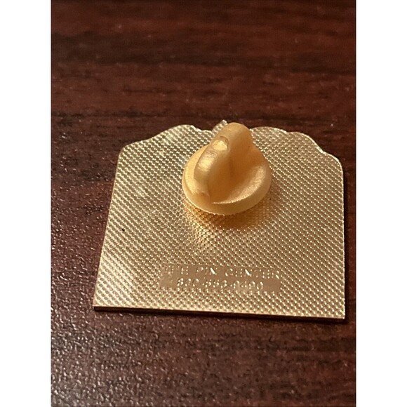 Outback Steakhouse Special Events Montana Kangaroo Snowmobile Lapel Hat Pin - Picture 3 of 3